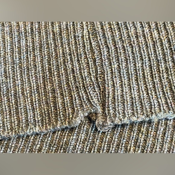 LL Bean Vintage 100% Wool Sweater Mens XL Gray Speckled V-Neck Made In Scotland - Picture 14 of 14